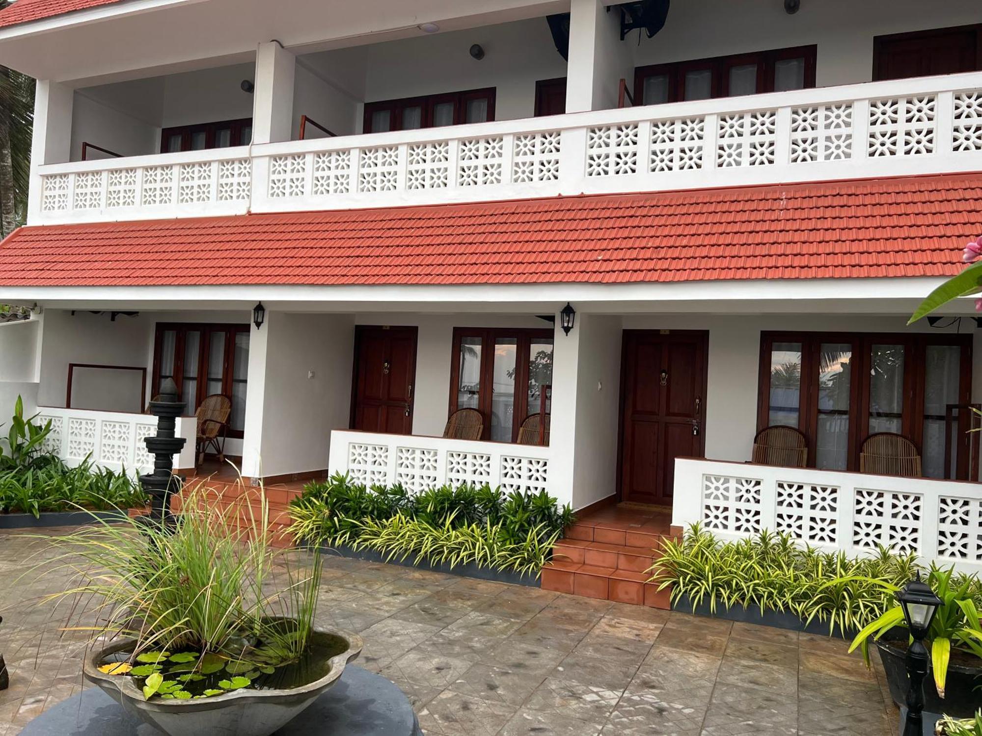 Buddha Beach Hotel Ковалам Екстер'єр фото